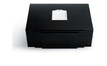Masque de femme cigars box in numbered edition, black lacquered with clear crystal, 70 cigars black lacquered - Lalique